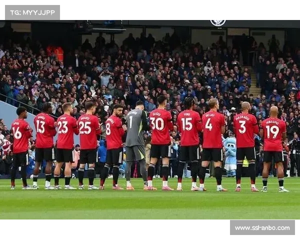 巴黎圣日耳曼更衣室氛围积极球员频繁交流增进默契提升团队凝聚力