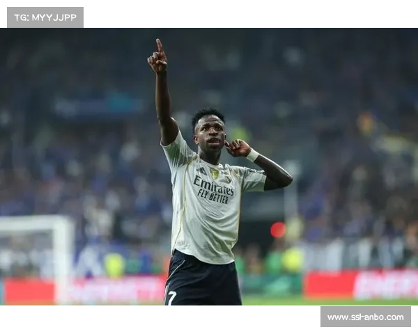 维尼修斯：速度是武器但需团队，皇马逆境中团结至上