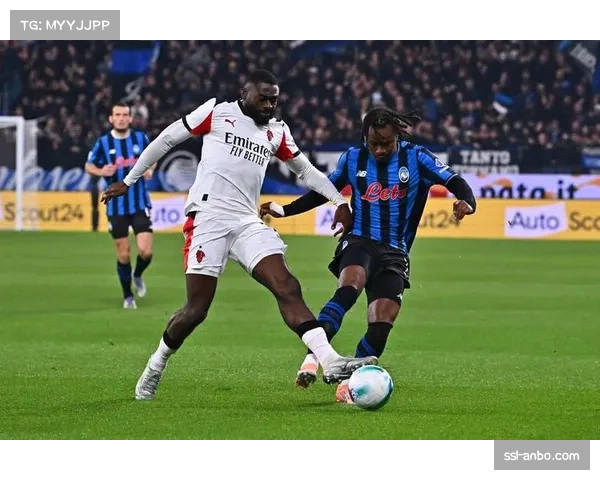 意甲焦点战特写：AC米兰中卫托莫里门线连续三次封堵，力保球门不失